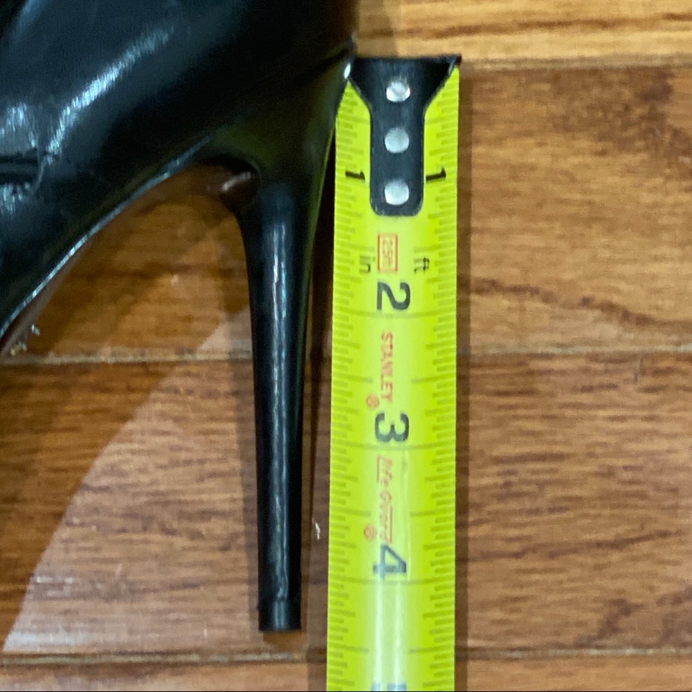 Kenneth Cole New York Water dress leather pumps. - Picture 11 of 12